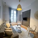 Renovated Champs-Elysees Retreat